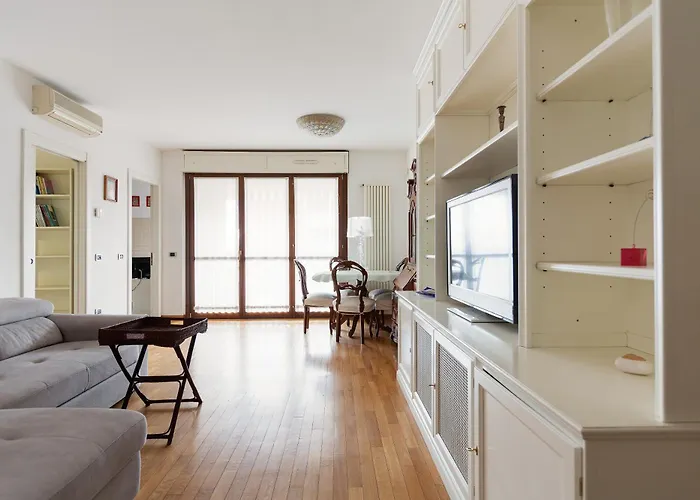 Apartment Guesthost- Universita Bocconi Terrace