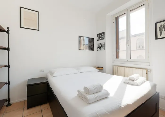 Guesthost - Industrial-style In Chinatown! Milán