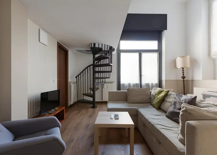 Appartamento Guesthost - M5 Istria & Marche Roomy Lofted Milano