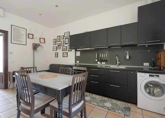 Guesthost - Industrial-style In Chinatown! Apartmán