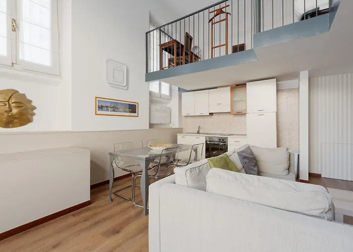 Guesthost - M5 Istria & Marche Roomy Lofted * Milano