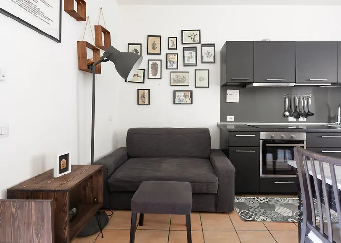 Guesthost - Industrial-style In Chinatown! Apartmán *