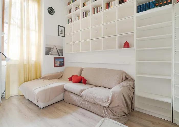 Guesthost - Welcoming Ground-floor With Loft Milano