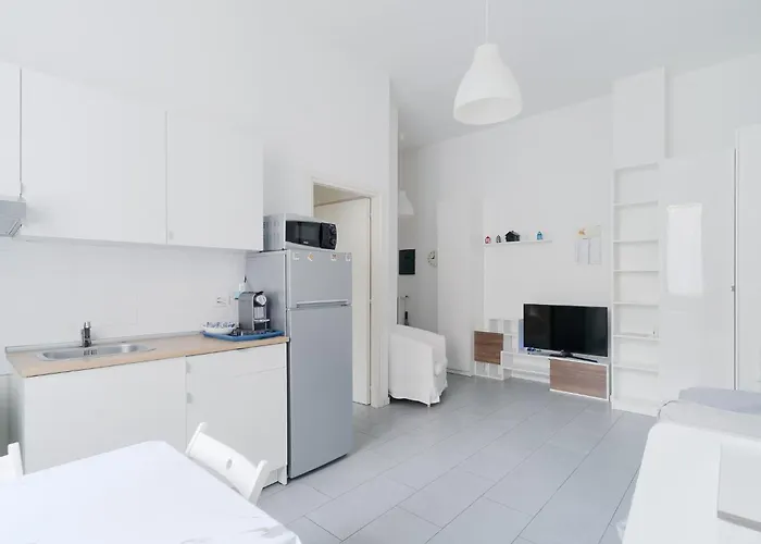 Guesthost - Bright Isola - Apartamento *