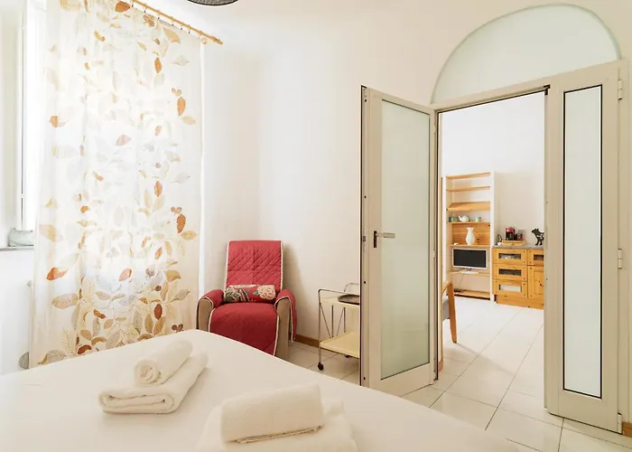 Guesthost - M2 Agostino Romantic *