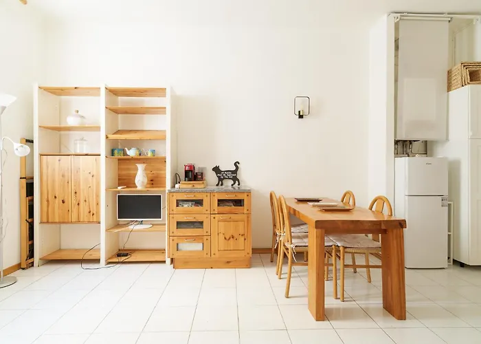 Apartment Guesthost - M2 Agostino Romantic Mailand