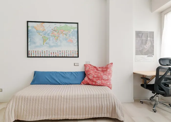 Guesthost - Bright With Parking *