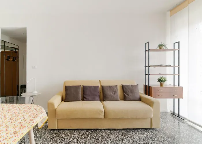 Guesthost - Citta Studi With Balcony