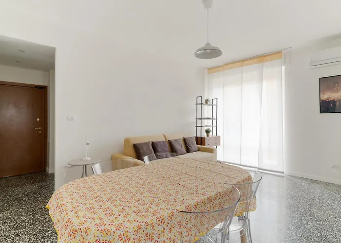 Guesthost - Citta Studi With Balcony *