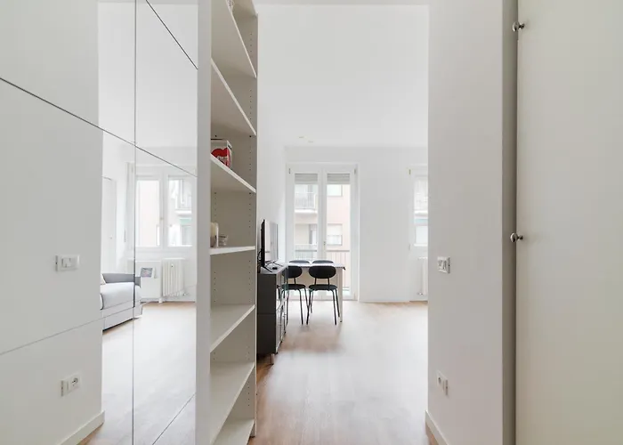 Apartmán Guesthost - Varesina - *