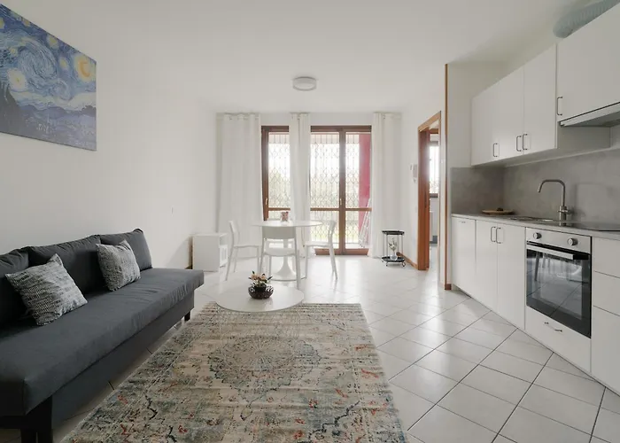 Guesthost - Bright With Garden * Μιλάνο