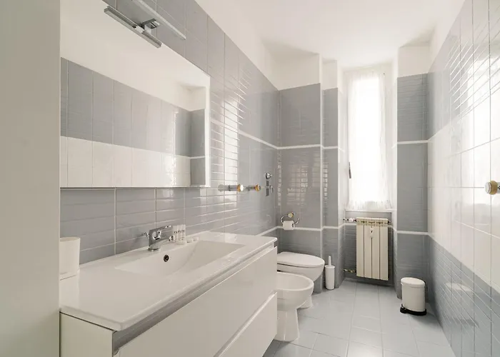 Guesthost - Spacious Navigli *