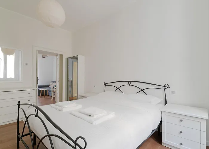 Guesthost - Porta Venezia & Buenos Aires Apartman *