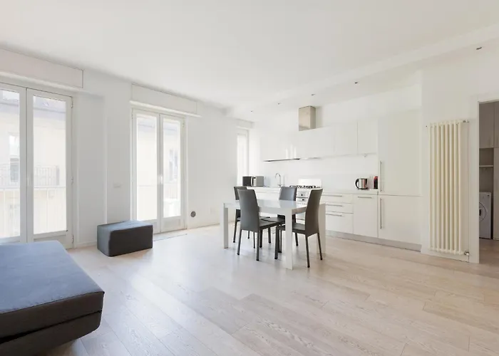 Guesthost - Navigli Modern With Balcony * Μιλάνο