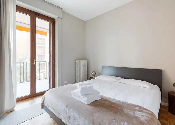 Guesthost - Naba Elegant & Spacious With 3 Balconies Apartmán