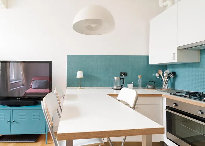 Guesthost - Cosy Comfy Milano- Sempione & Gerusalemme Appartement Milaan