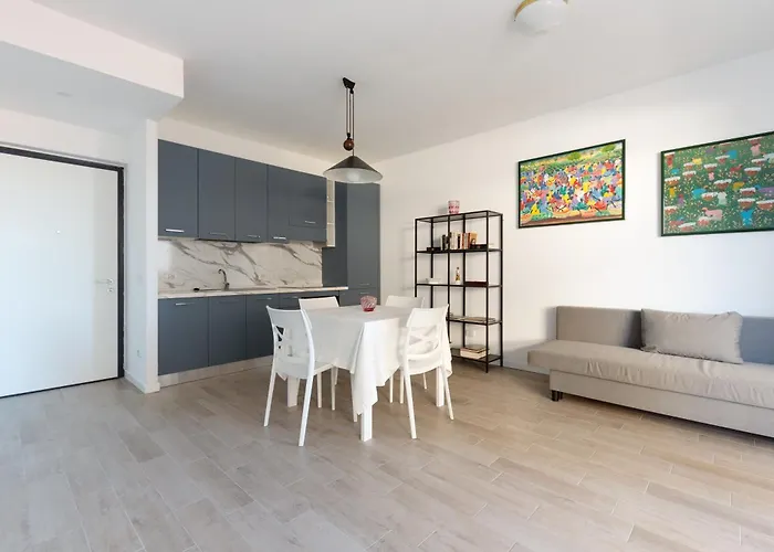 Guesthost - Milano-affori Balcony Daire