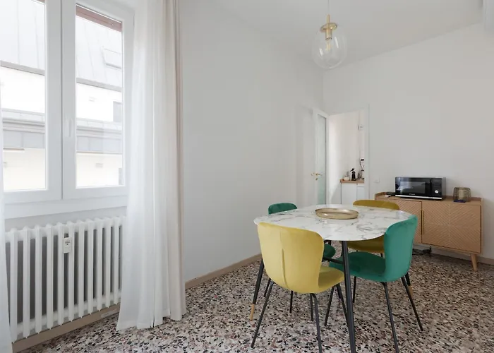 Daire Guesthost - San Siro Modern With Balcony *