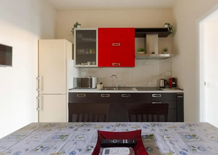 Guesthost - Bright With Balcony - Piazzale Loreto Μιλάνο