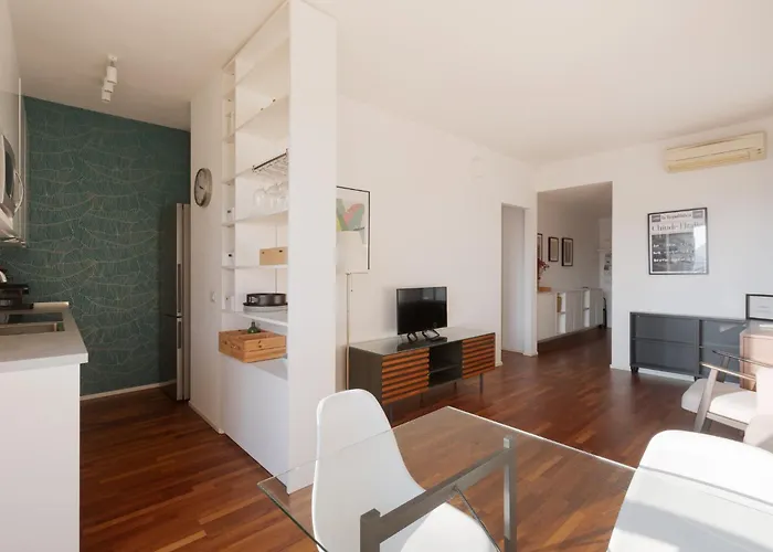 Guesthost - Modern With Balcony Near Niguarda Hospital