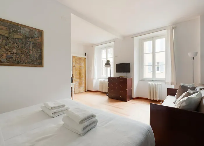 Appartement Guesthost - Sant'ambrogio & Duomo Elegant Milaan