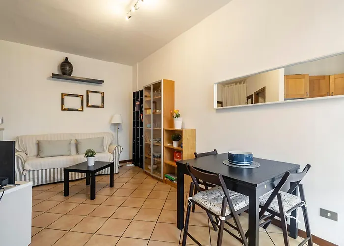 Appartement Guesthost - Naviglio Pavese Comfortable With Balcony! *