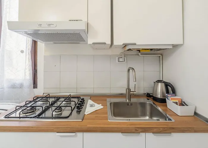 Guesthost - Porta Romana Tiny Apartment Milan