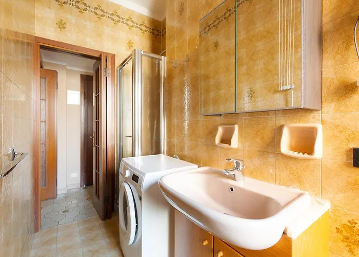 Guesthost - With Balcony- M3 Maciachini Apartamento