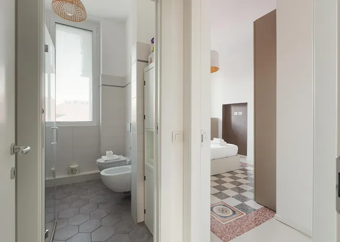 Guesthost - M4 Argonne Cosy Apartament Mediolan