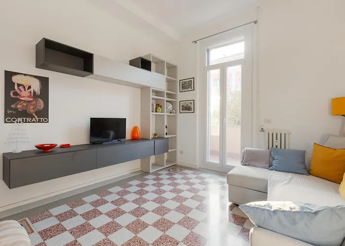 Apartament Guesthost - M4 Argonne Cosy Mediolan