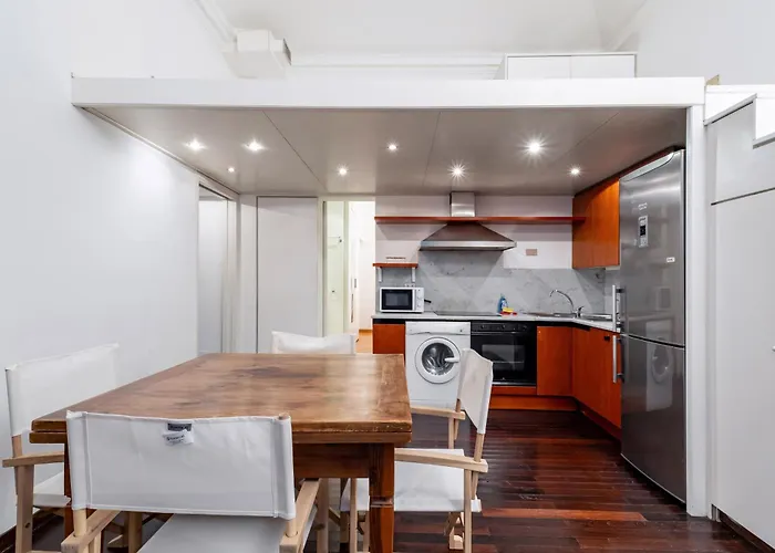 Guesthost - Brera Escape! Exclusive Roomy Flat 밀라노