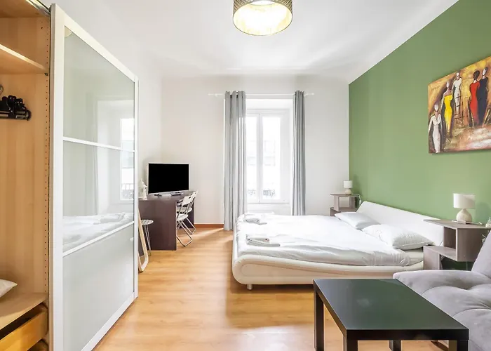 Guesthost - Bright Apt- Piazzale Loreto Milán