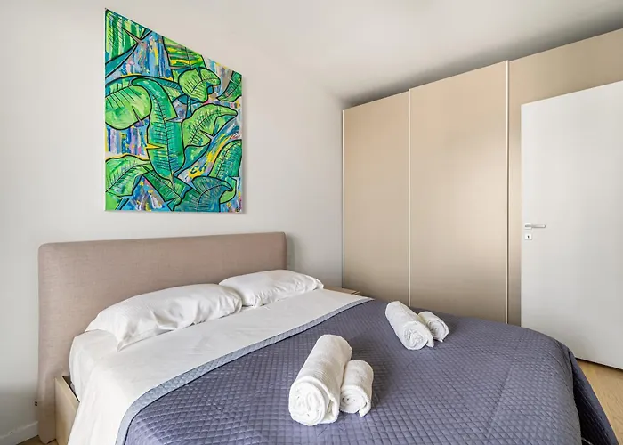 Guesthost - Brand New Renovated Terrace *