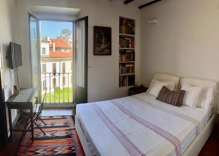 Cozy One Bedroom In Milano, Brera Milaan
