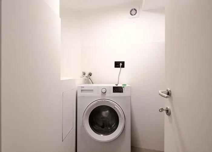 Isola Stylish Loft In