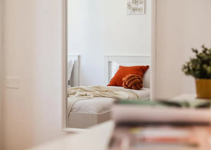 The Dreamers Mansion - Ticinese Bocconi Area דירה *