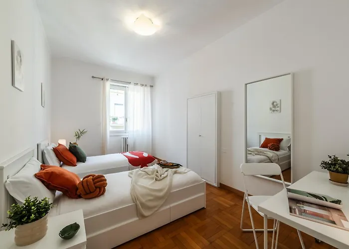 Apartament The Dreamers Mansion - Ticinese Bocconi Area *
