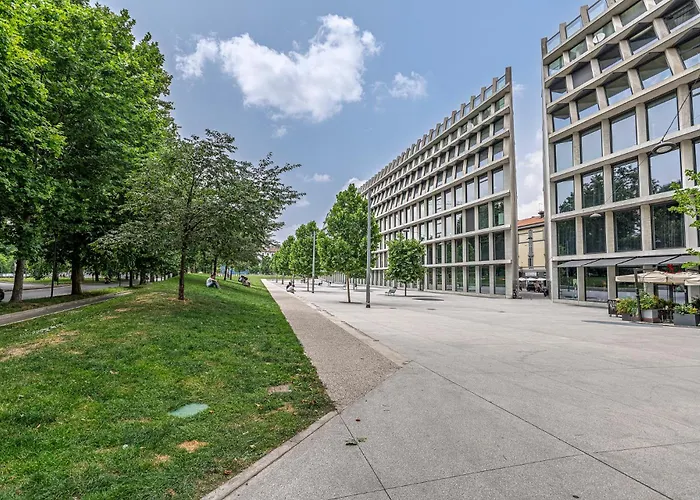 아파트 Luminoso Trilocale In Porta Garibaldi *