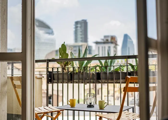 Luminoso Trilocale In Porta Garibaldi *