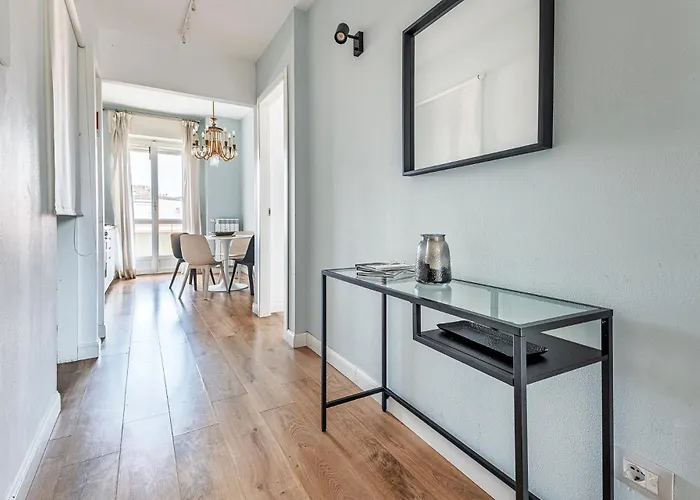 Luminoso Trilocale In Porta Garibaldi