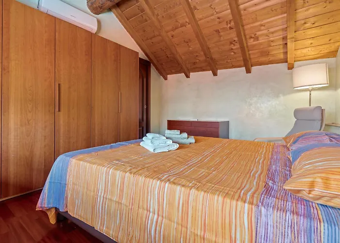 Ampia Casa Su Due Piani, A Pochi Minuti Dai Navigli E Metro 公寓