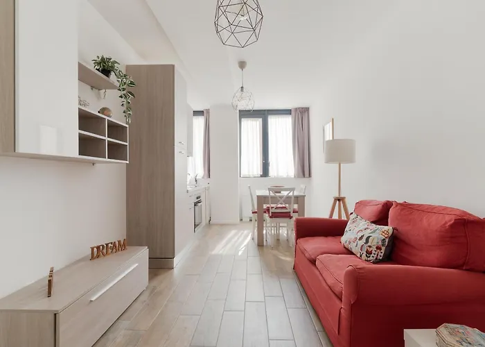 Guesthost - Comfy * Милан