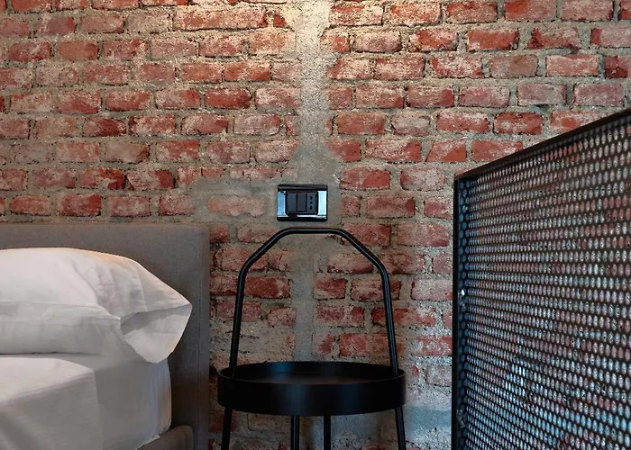 Isola Stylish Loft In *