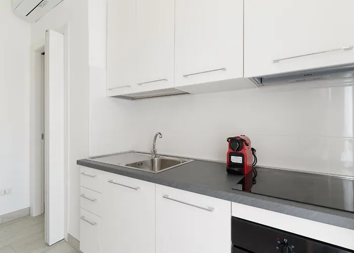 アパート Guesthost - Piazza Tripoli Bright ミラノ