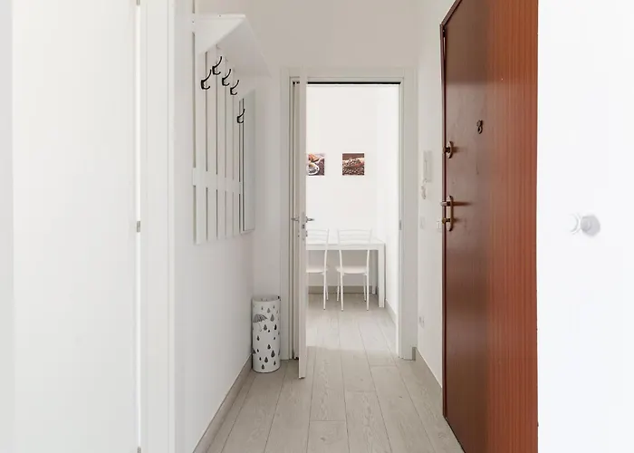 Guesthost - Piazza Tripoli Bright ミラノ