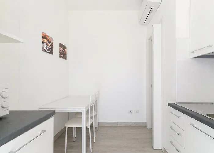 Guesthost - Piazza Tripoli Bright ミラノ