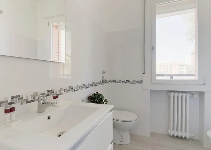 Guesthost - Piazza Tripoli Bright *