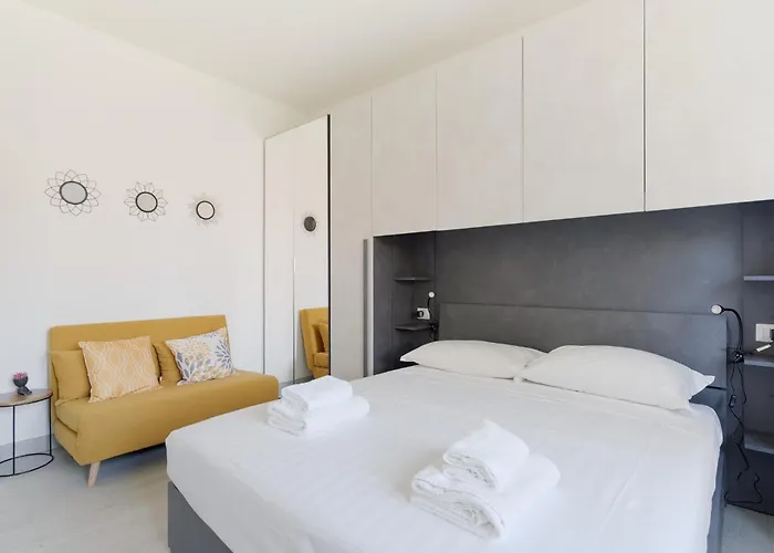 Guesthost - Piazza Tripoli Bright * ミラノ