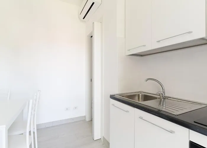 Guesthost - Piazza Tripoli Bright *