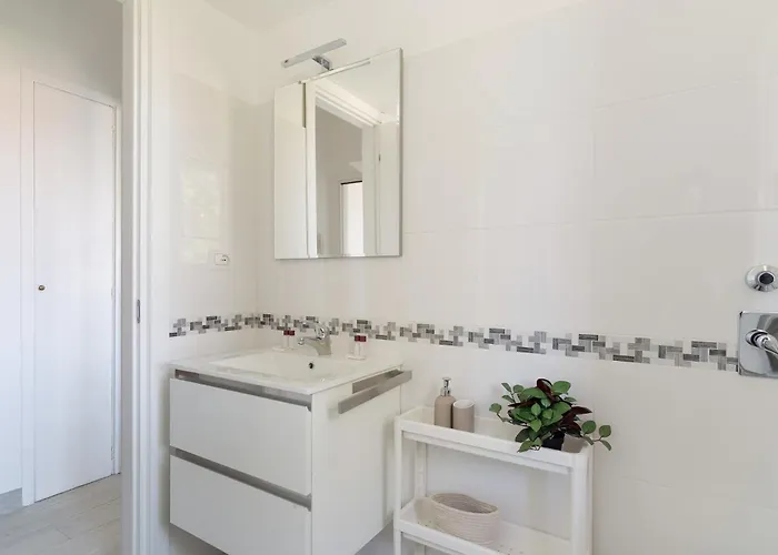 Guesthost - Piazza Tripoli Bright *